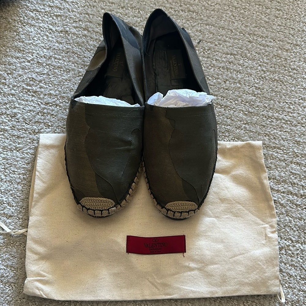 EUC Valentino Espadrilles